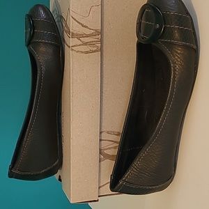 Dr. Scholls black slip-ons